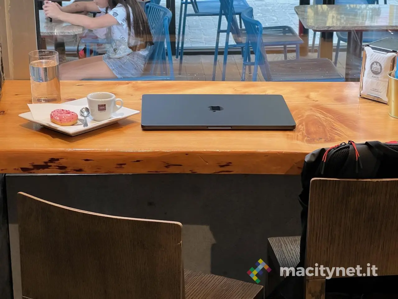 MacBook air 15 m2 2023 foto dini 1 MacBook air 15 m2 2023 foto dini 1