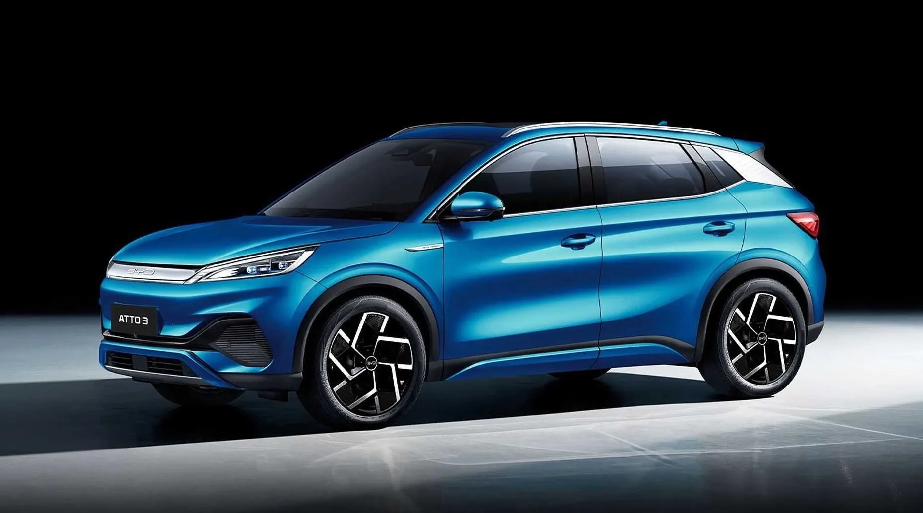 BYD, le elettriche dalla Cina partono da 42000€ in Italia BYD, le elettriche dalla Cina partono da 42000€ in Italia