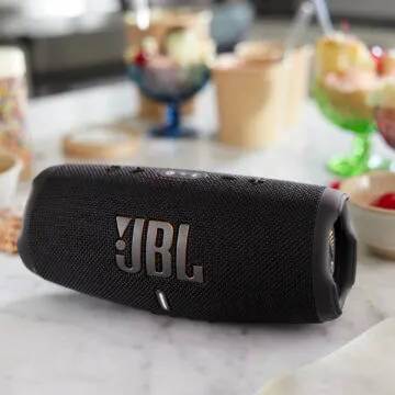 Da JBL speaker portatili e auricolari per la colonna sonora dell’estate