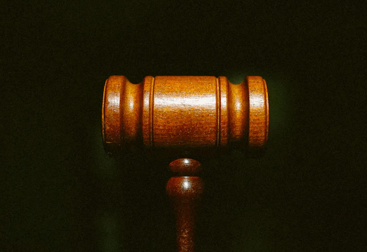 Per giudice canadese l'emoji del pollice alzato implica l'accettazione di un contratto Per giudice canadese l'emoji del pollice alzato implica l'accettazione di un contratto