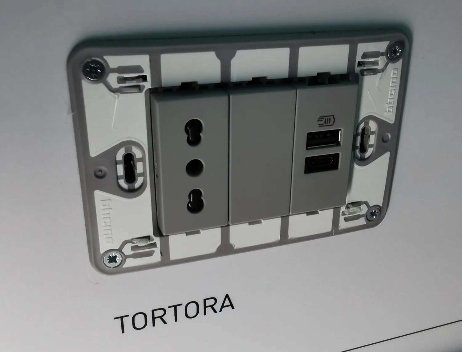 MatixGO è la nuova serie civile sostenibile Bticino anche in versione smart MatixGO è la nuova serie civile sostenibile Bticino anche in versione smart