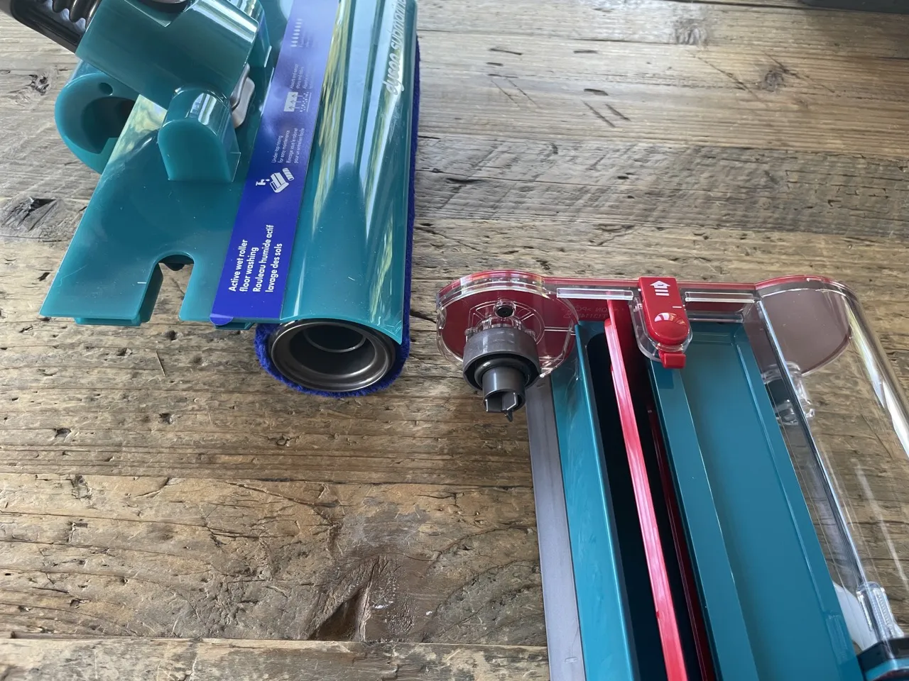 Dyson Submarine: ora il Dyson lava anche il pavimento Dyson Submarine: ora il Dyson lava anche il pavimento