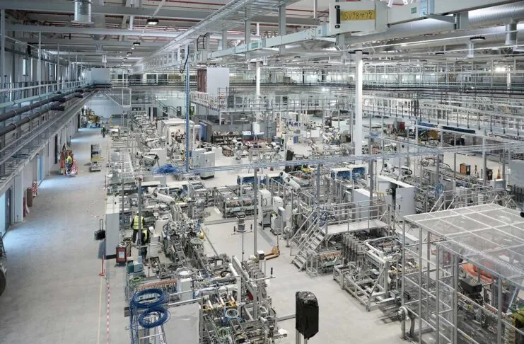 Scania, in funzione nuova fabbrica per assemblaggio batterie