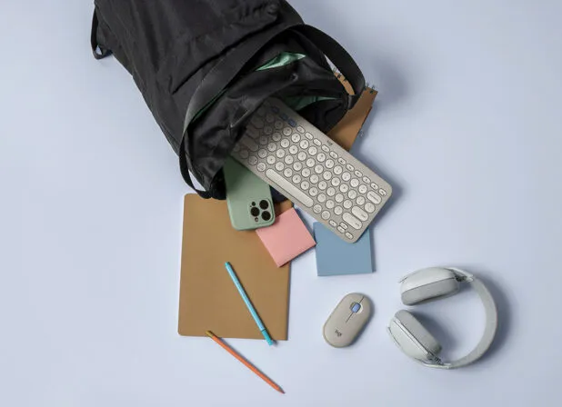 Logitech Pebble 2 è la combo per usare Mac iPhone e iPad Logitech Pebble 2 è la combo per usare Mac iPhone e iPad