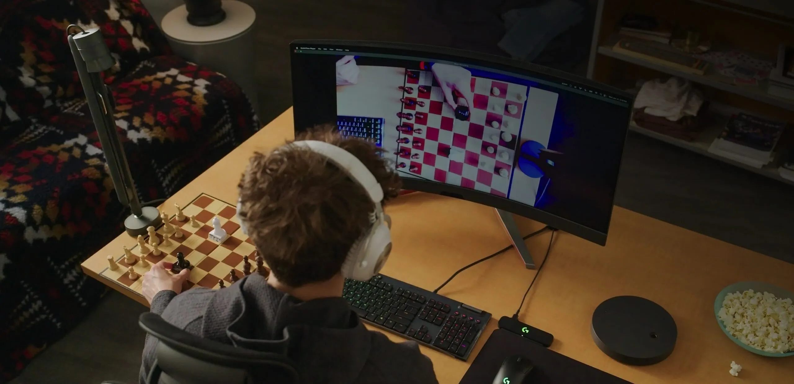 Logitech Reach è una webcam orientabile da tavolo Logitech Reach è una webcam orientabile da tavolo