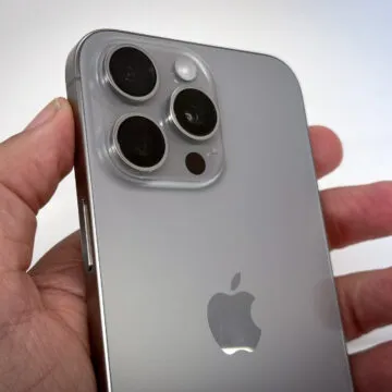 Sono arrivati gli iPhone 15 e 15 Pro, primo contatto