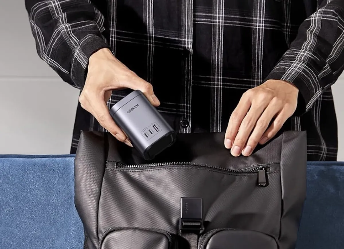 Ugreen GaN Nexode da 100 W, super carica e Magsafe compattissimi Ugreen GaN Nexode da 100 W, super carica e Magsafe compattissimi