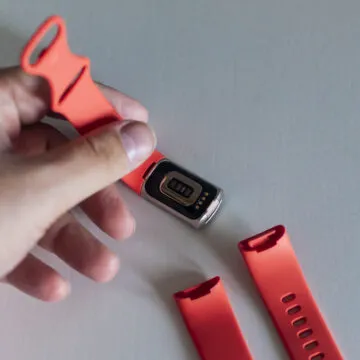 Recensione Fitbit Charge 6, sempre la migliore smartband ma con qualche piccola forzatura