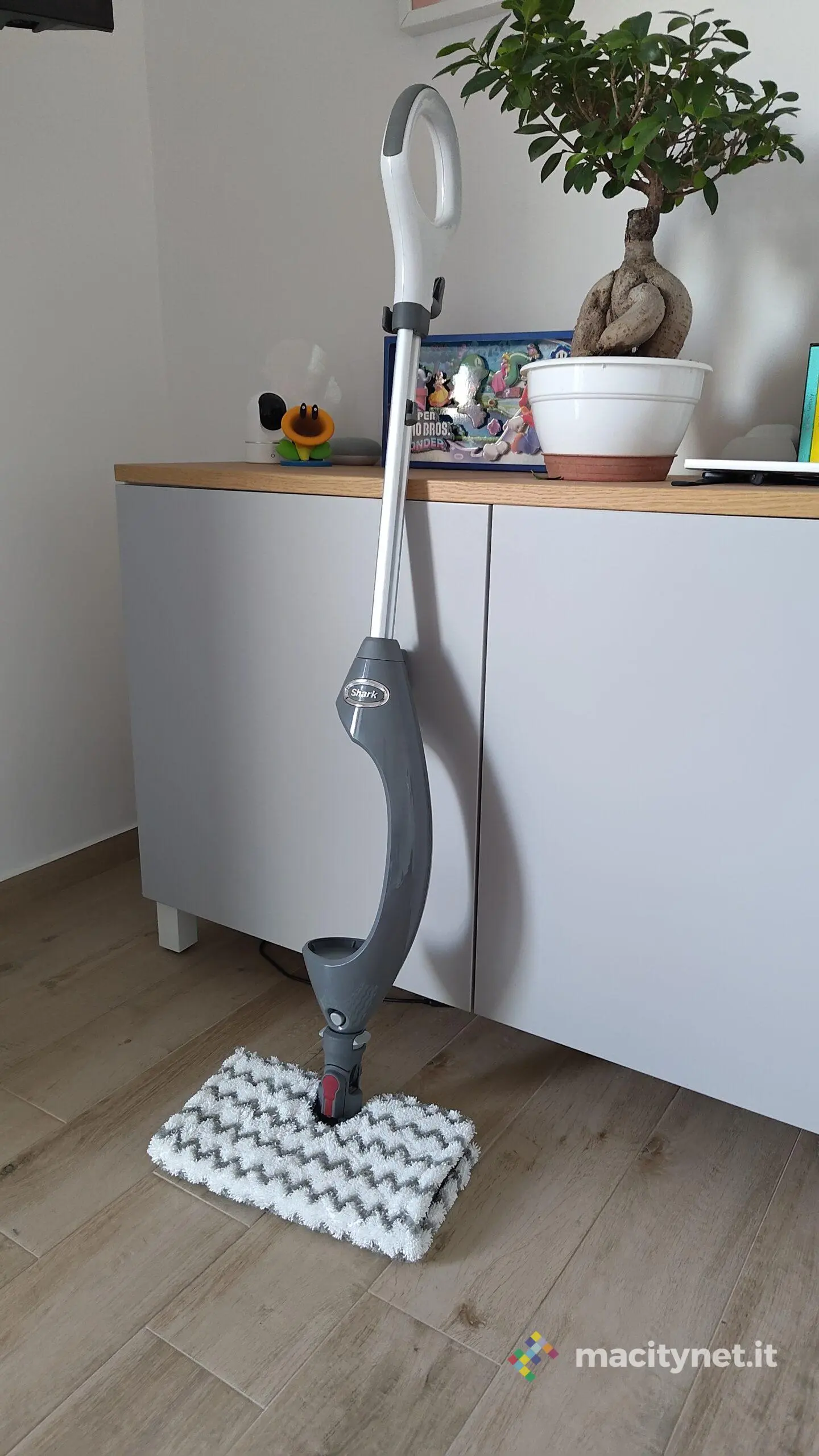 SharK S6005EU, in prova il vaporetto con panno ruotabile SharK S6005EU, in prova il vaporetto con panno ruotabile