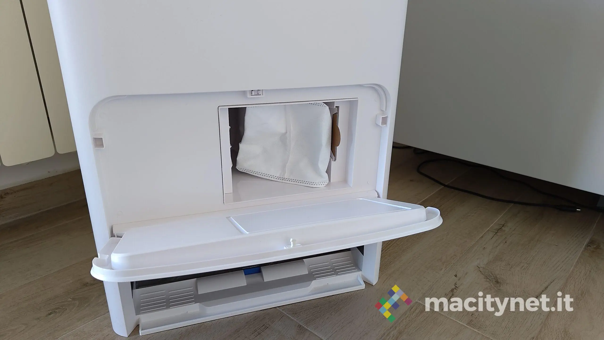 Recensione Ecovacs Deebot X2 Omni, il robot per la pulizia completa in casa Recensione Ecovacs Deebot X2 Omni, il robot per la pulizia completa in casa