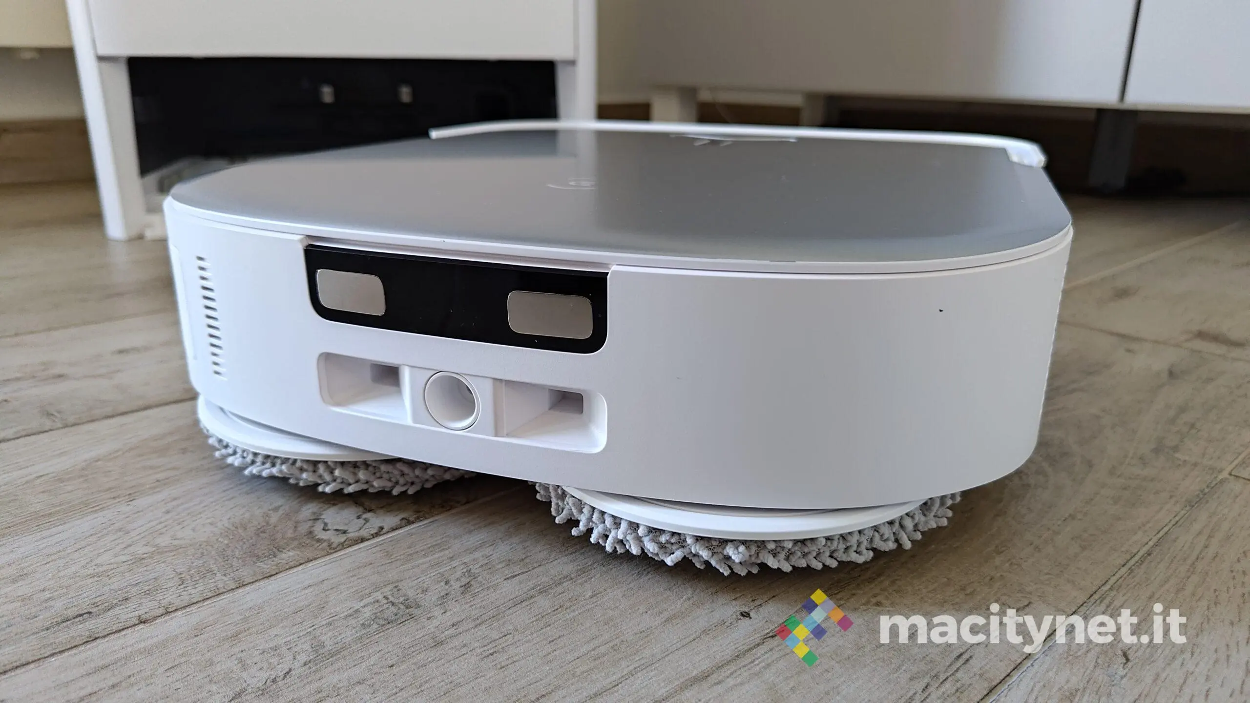 Recensione Ecovacs Deebot X2 Omni, il robot per la pulizia completa in casa Recensione Ecovacs Deebot X2 Omni, il robot per la pulizia completa in casa