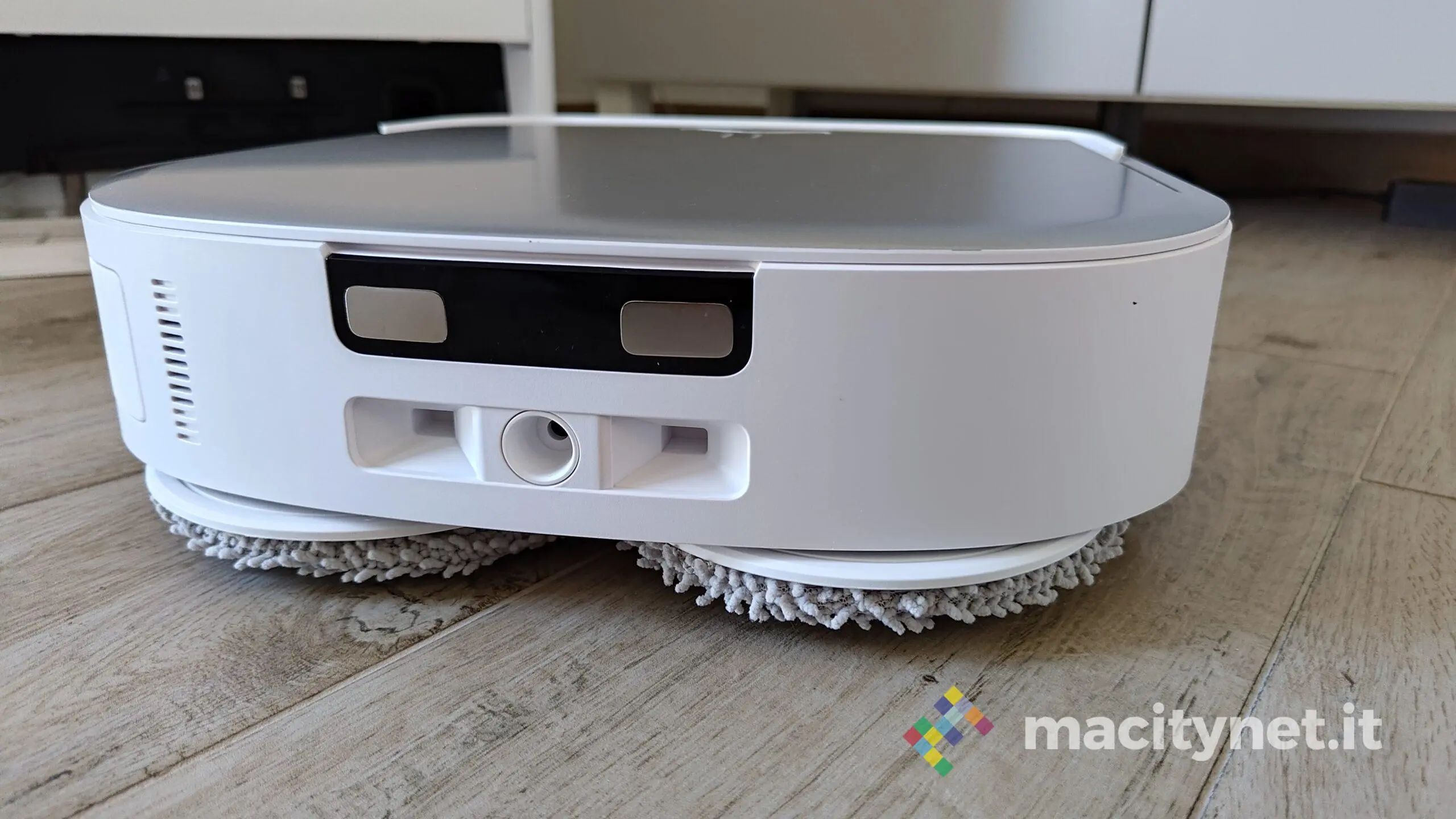 Recensione Ecovacs Deebot X2 Omni, il robot per la pulizia completa in casa Recensione Ecovacs Deebot X2 Omni, il robot per la pulizia completa in casa