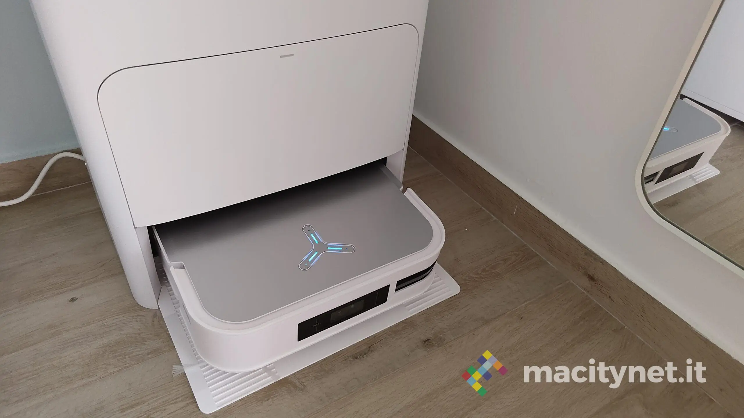 Recensione Ecovacs Deebot X2 Omni, il robot per la pulizia completa in casa Recensione Ecovacs Deebot X2 Omni, il robot per la pulizia completa in casa