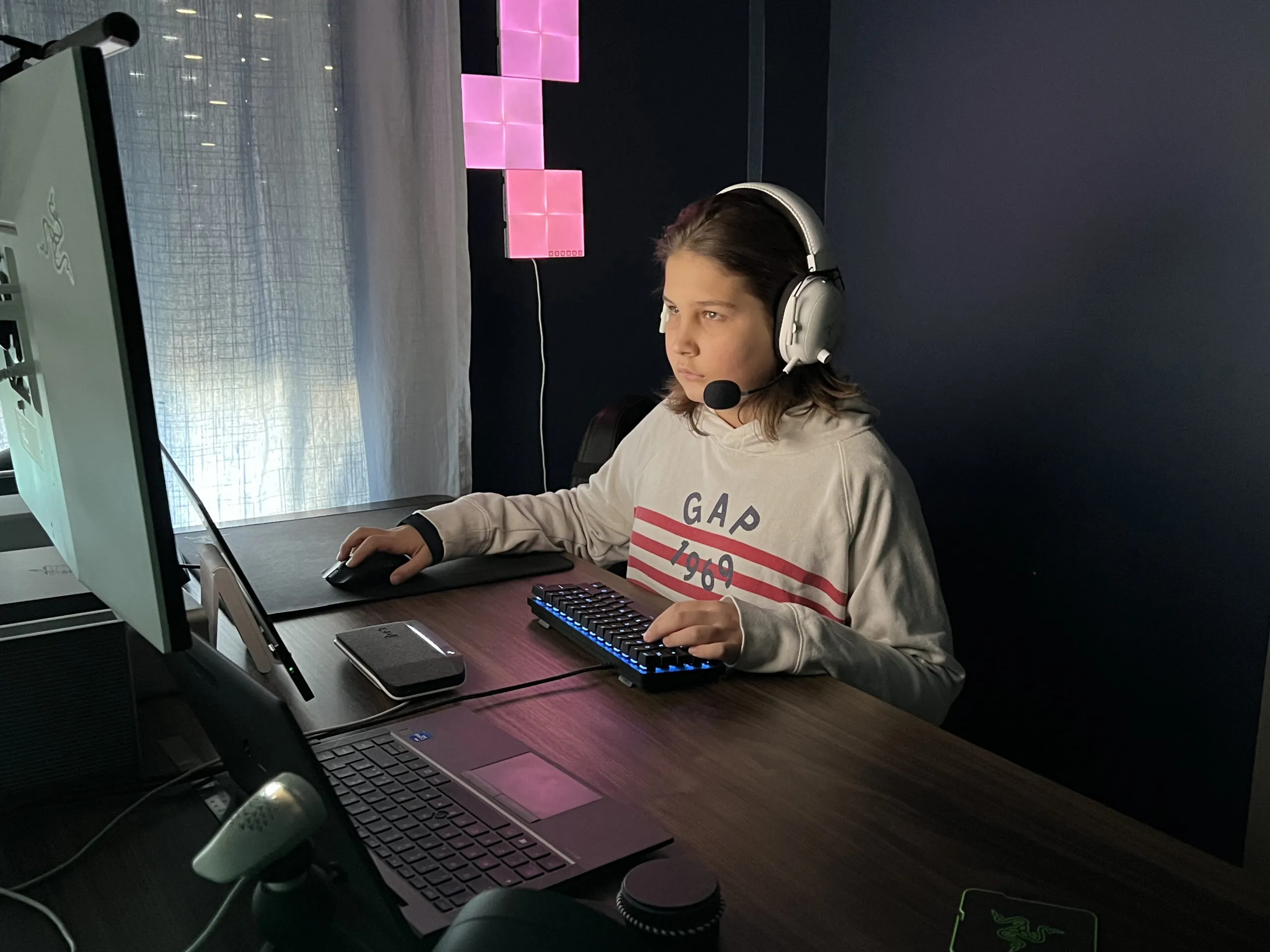 Recensione Flexispot E7, scrivania motorizzata che si farà amare dalla vostra schiena Recensione Flexispot E7, scrivania motorizzata che si farà amare dalla vostra schiena