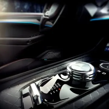 Jeep Wagoneer S, anteprima sugli interni della SUV tutta elettrica Stellantis