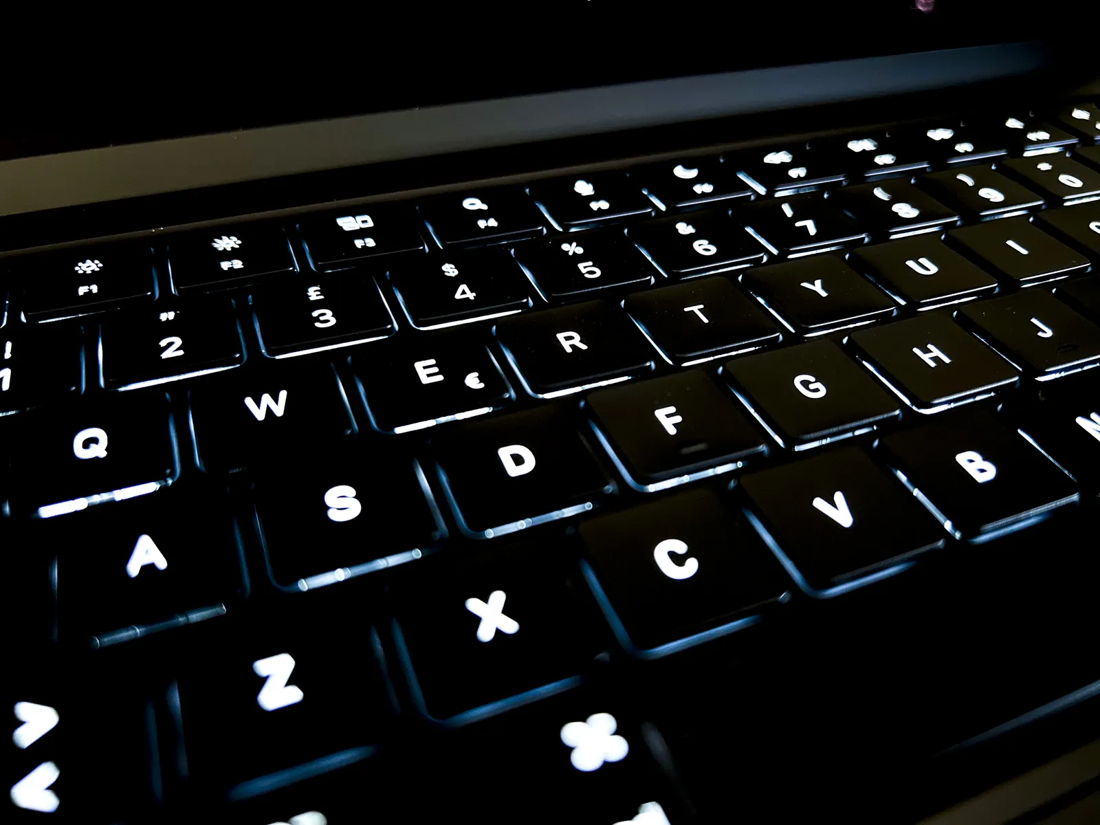 Recensione MacBook Pro 14 con M3 Pro, portabilità e freshezza palpabili in un equilibrio incredibile Recensione MacBook Pro 14 con M3 Pro, portabilità e freshezza palpabili in un equilibrio incredibile