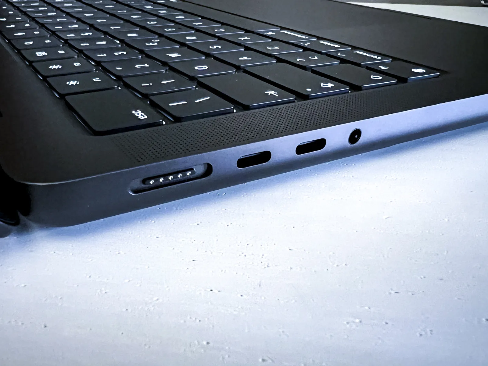 Recensione MacBook Pro 14 con M3 Pro, portabilità e freshezza palpabili in un equilibrio incredibile Recensione MacBook Pro 14 con M3 Pro, portabilità e freshezza palpabili in un equilibrio incredibile