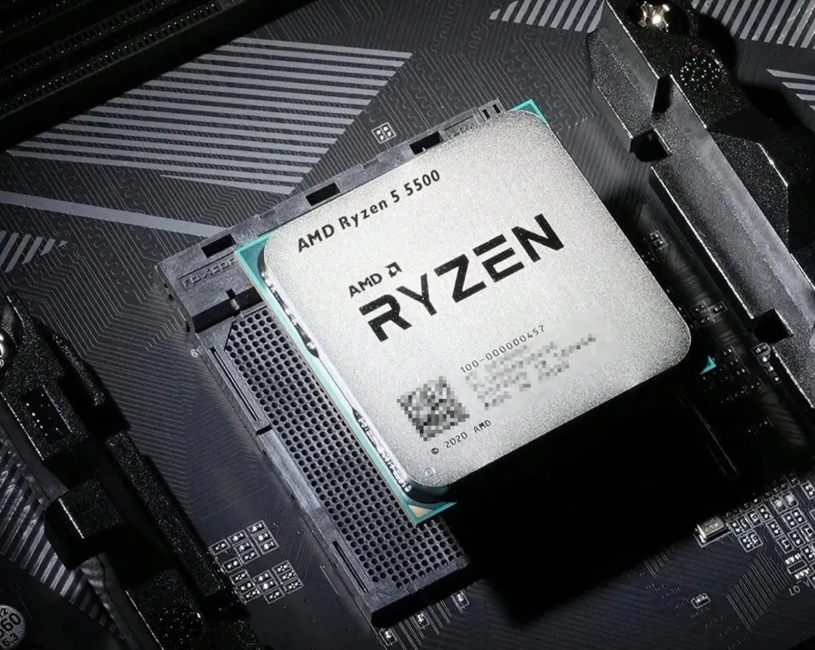Processore AMD Ryzen 5 5500, potenziate il vostro PC spendendo la metà Processore AMD Ryzen 5 5500, potenziate il vostro PC spendendo la metà