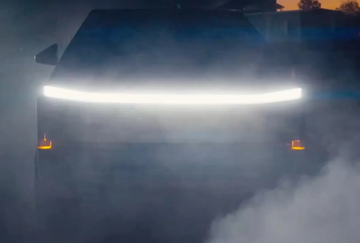 Tesla Cybertruck, tutti i punti di forza nello spot d’effetto Tesla Cybertruck, tutti i punti di forza nello spot d’effetto