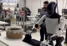 La Cina segue Tesla, dopo le auto tocca ai robot Il robot Tesla Optimus adesso piega anche le magliette