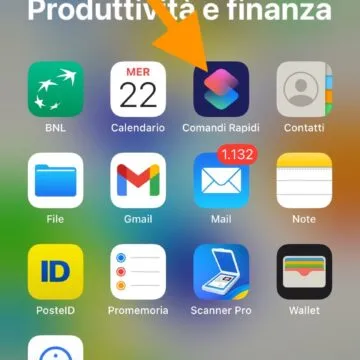 Come associare più di una funzione al tasto Azione di iPhone 15