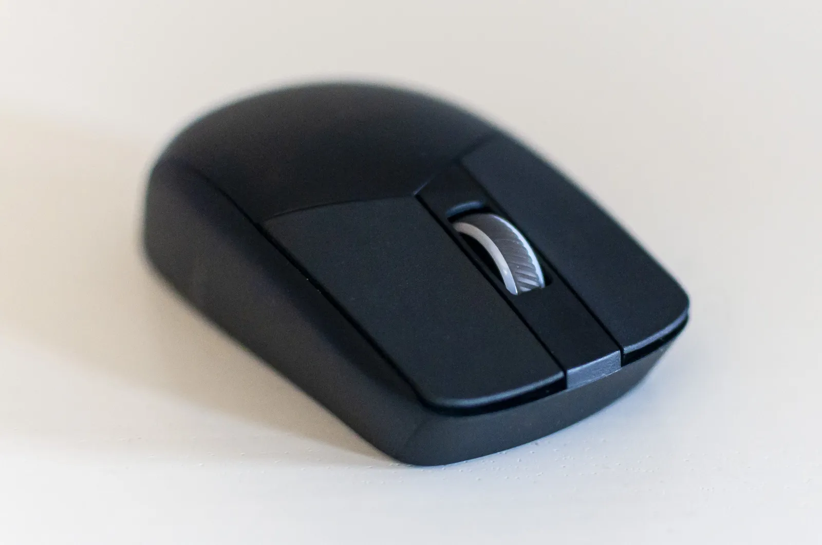Recensione Asus ROG Strix Impact III Wireless, mouse Pro con design sobrio e funzionale