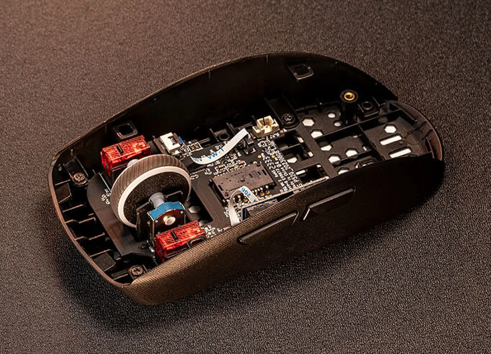 Recensione Asus ROG Strix Impact III Wireless, mouse Pro con design sobrio e funzionale