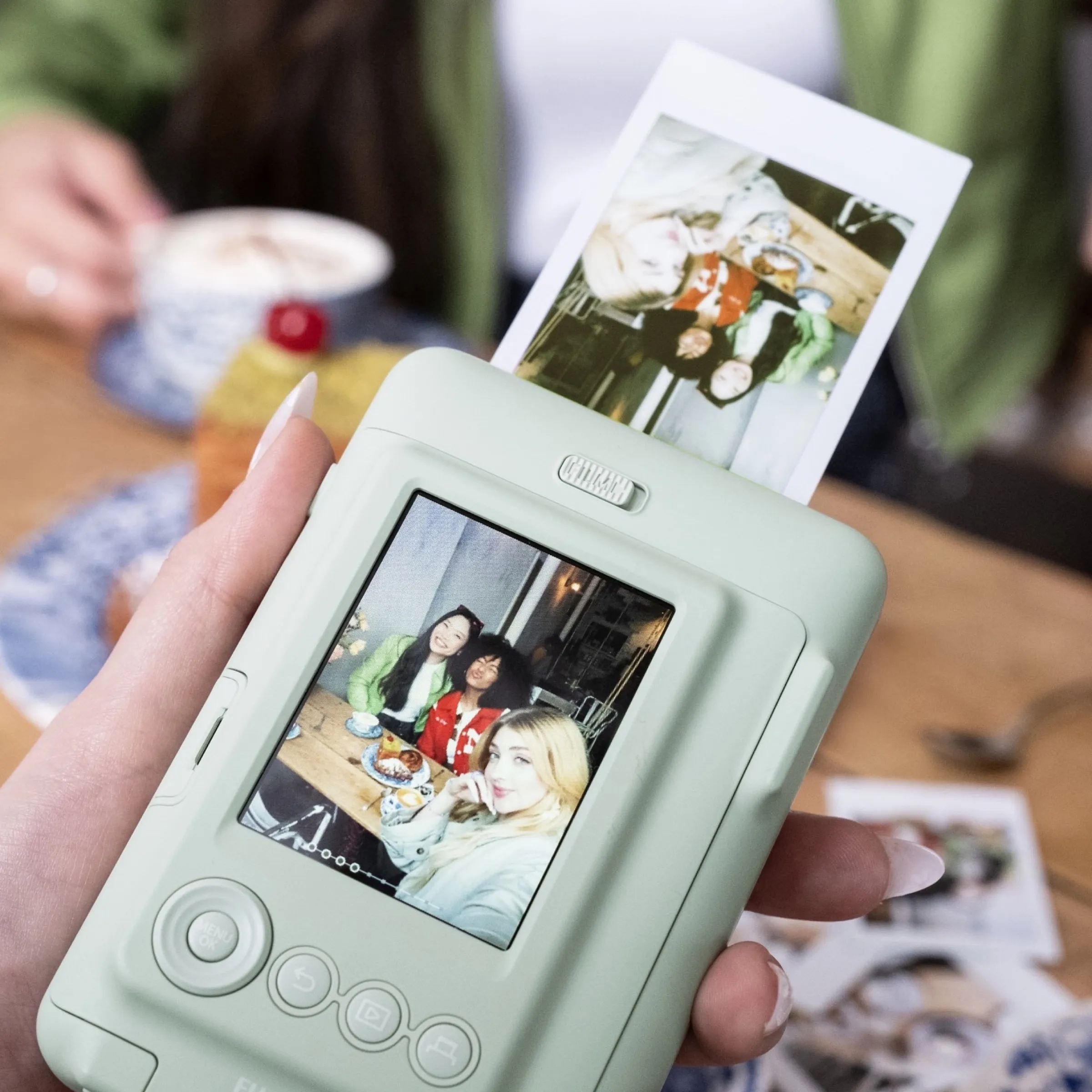 Fujifilm instax mini LiPlay ora si ricarica via USB-C come un cellulare Fujifilm instax mini LiPlay ora si ricarica via USB-C come un cellulare
