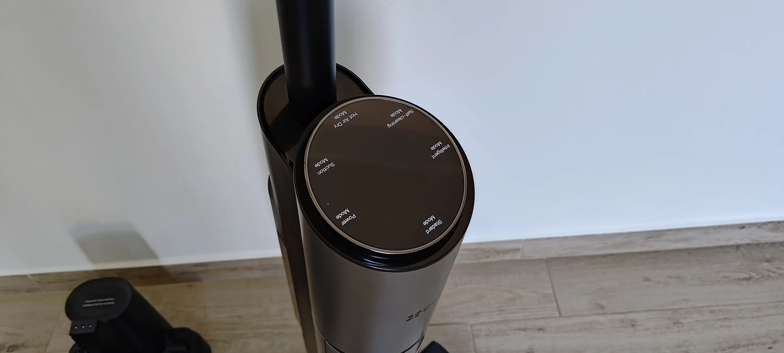 EZVIZ RH2, in prova l’aspirapolvere smart lava e asciuga senza fili EZVIZ RH2, in prova l’aspirapolvere smart lava e asciuga senza fili