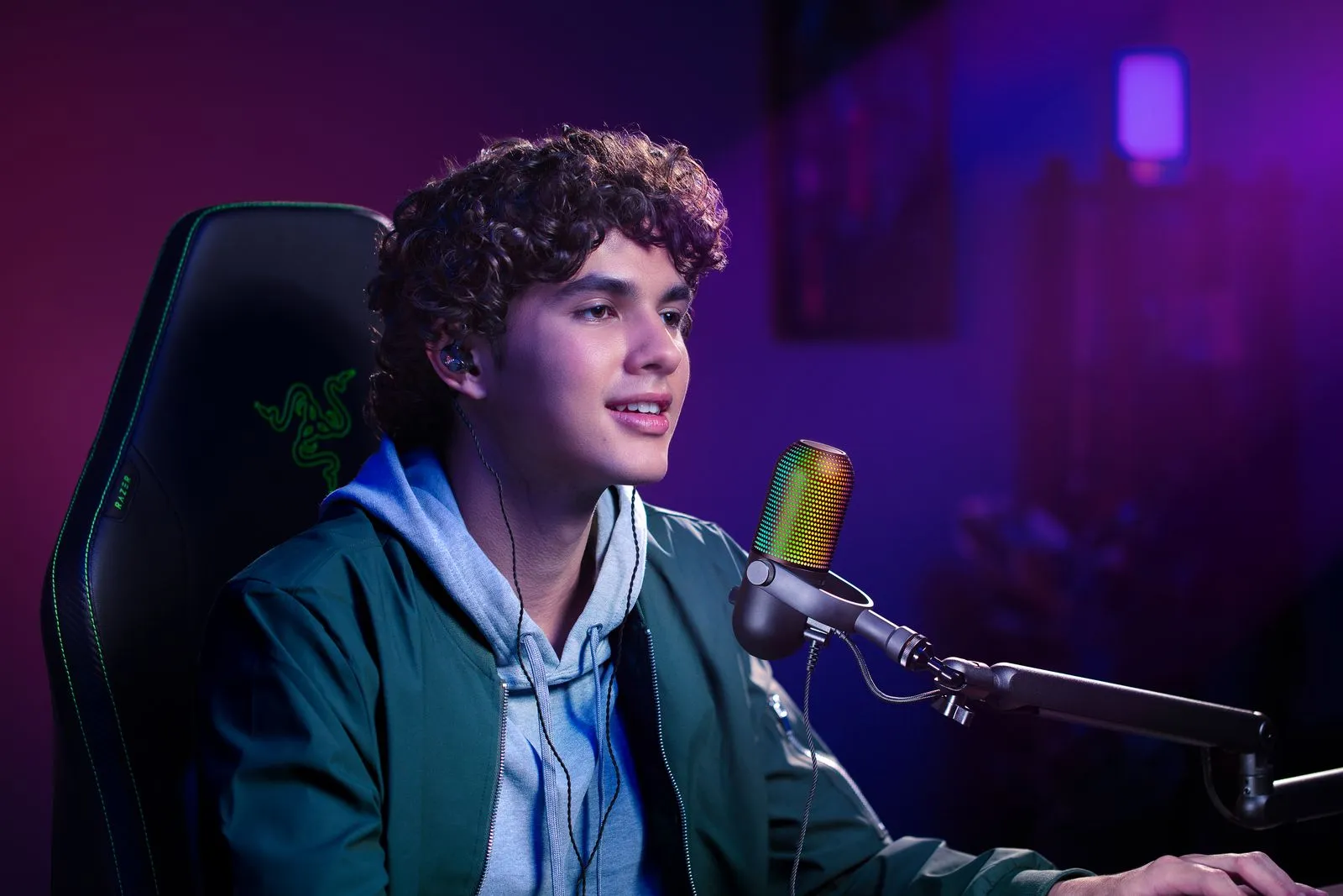 Recensione Razer Seiren V3 Chroma, straordinario microfono da streaming per chi gioca e non solo Recensione Razer Seiren V3 Chroma, straordinario microfono da streaming per chi gioca e non solo