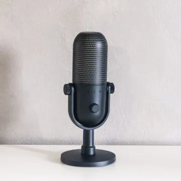 Recensione Razer Seiren V3 Chroma, straordinario microfono da streaming per chi gioca e non solo