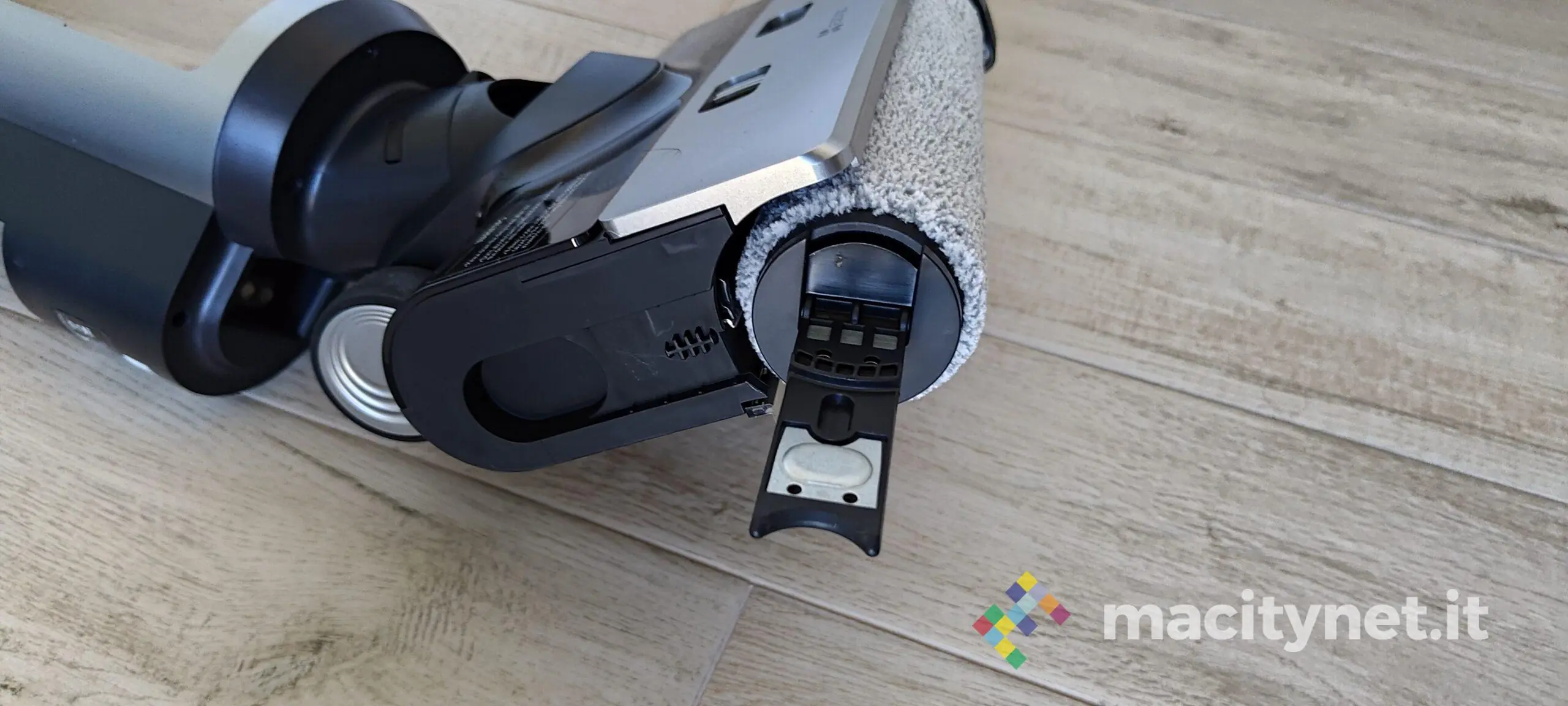 EZVIZ RH2, in prova l’aspirapolvere smart lava e asciuga senza fili EZVIZ RH2, in prova l’aspirapolvere smart lava e asciuga senza fili