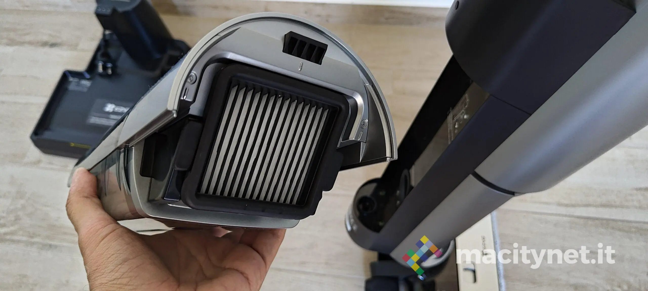 EZVIZ RH2, in prova l’aspirapolvere smart lava e asciuga senza fili EZVIZ RH2, in prova l’aspirapolvere smart lava e asciuga senza fili