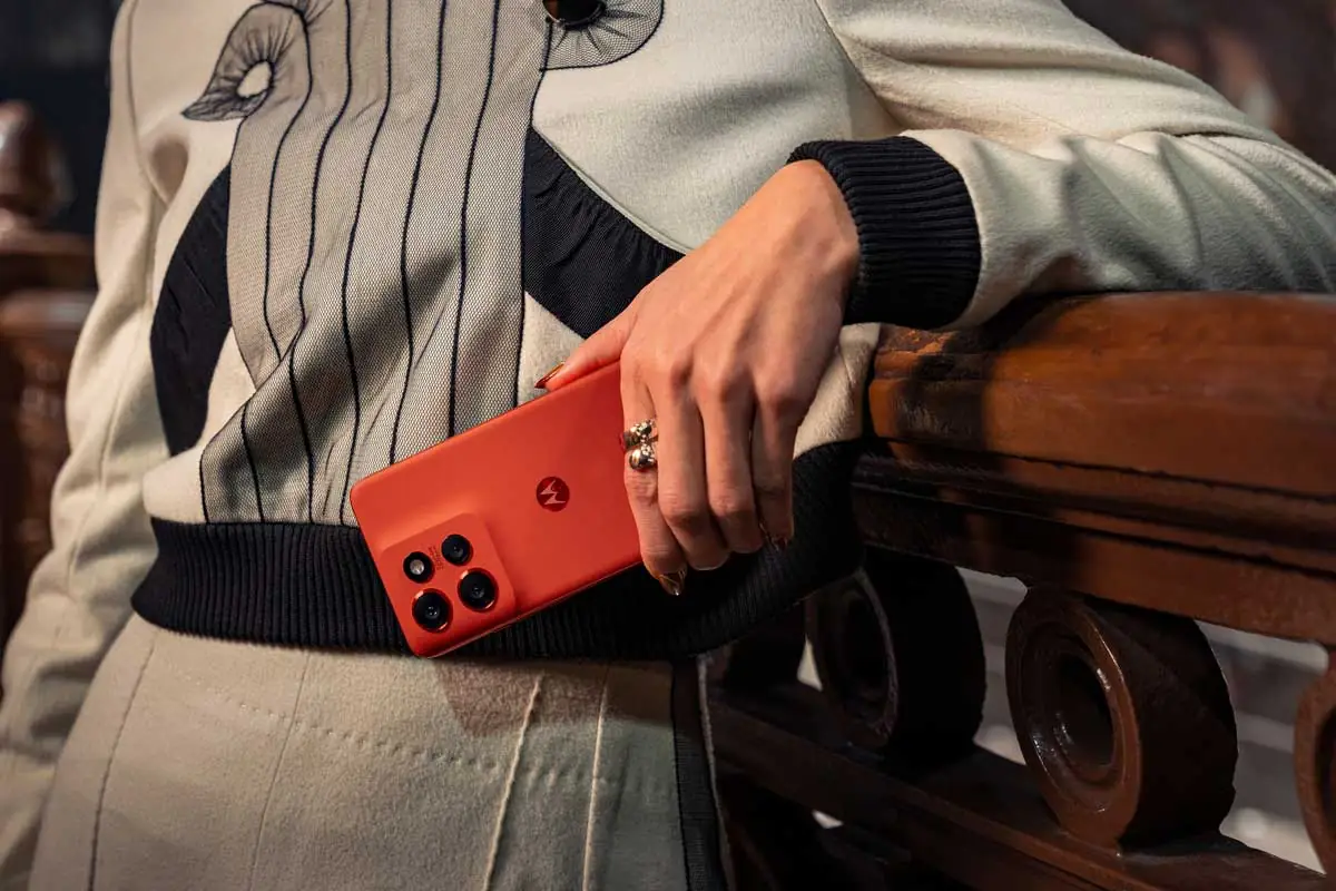 Motorola edge 50 neo ed edge 50, smartphone fascia media con sensore Sony Motorola edge 50 neo ed edge 50, smartphone fascia media con sensore Sony