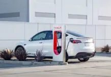Tesla svela Unboxed per costruire l’auto elettrica economica Tesla Model Y, l’elettrica più venduta sarà rinnovata nel 2025