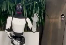 Tesla Optimus ha una mano nuova e stupisce al Black Friday Tesla Optimus ha una mano nuova e stupisce al Black Friday - macitynet.it