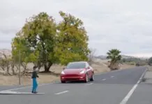 Tesla mostra come la guida autonoma FSD evita gli incidenti Tesla sfoggia sicurezza con guida autonoma FSD e imprevisti - macitynet.it