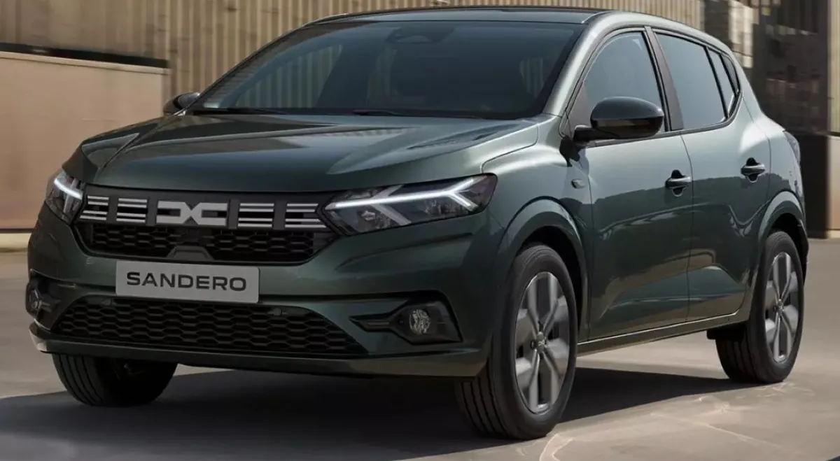 Dacia Sandero sfida la regina Tesla Model S - macitynet.it Dacia Sandero sfida la regina Tesla Model S - macitynet.it