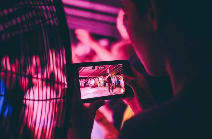 Crollo nelle vendite dei telefoni medio-gamma - macitynet.it