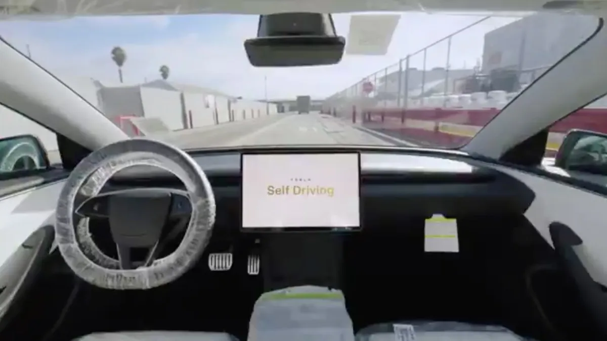 Le Tesla quando nascono si parcheggiano da sole - macitynet.it Le Tesla quando nascono si parcheggiano da sole - macitynet.it