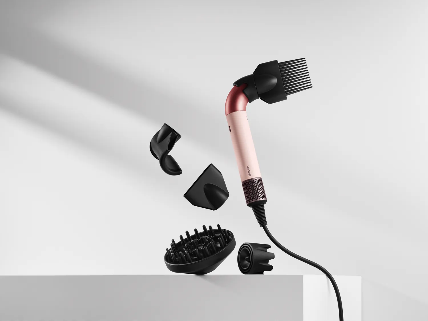 Dyson Supersonic r, non chiamatelo asciugacapelli - macitynet.it Dyson Supersonic r, non chiamatelo asciugacapelli - macitynet.it