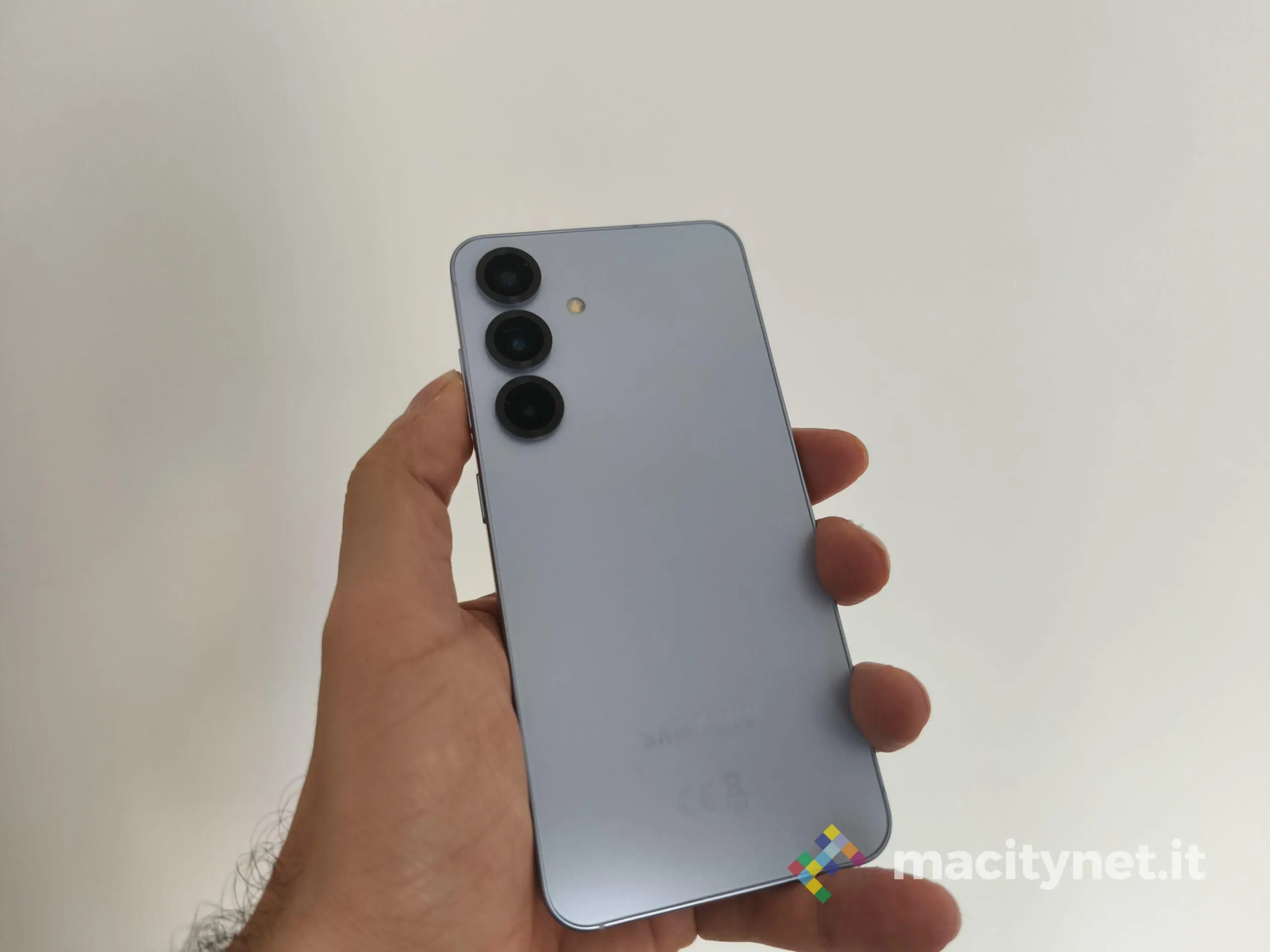 Recensione Samunsg Galaxy S25 - macitynet.it Recensione Samunsg Galaxy S25 - macitynet.it