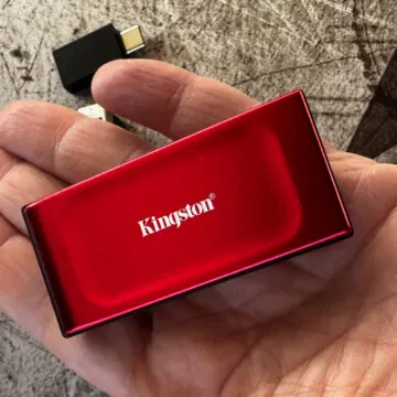 Recensione SSD Kingston XS1000 1TB, piccolissimo e veloce da dimenticare in tasca - macitynet.it