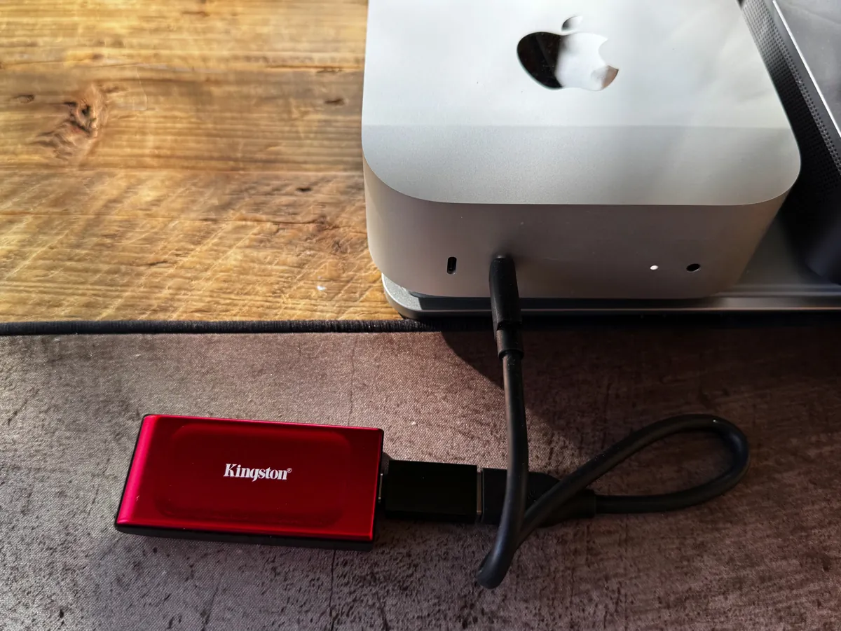 Recensione SSD Kingston XS1000 1TB, piccolissimo e veloce da dimenticare in tasca - macitynet.it