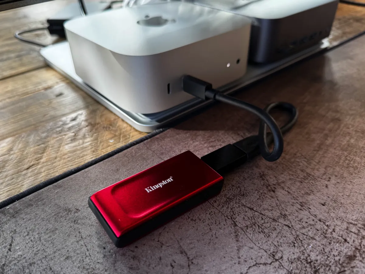 Recensione SSD Kingston XS1000 1TB, piccolissimo e veloce da dimenticare in tasca - macitynet.it