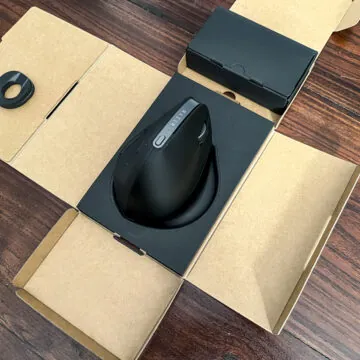 Recensione Razer Pro Click V2 Vertical Edition, mouse verticale con l’Intelligenza Artificiale dentro - macitynet.it