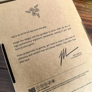 Recensione Razer Pro Click V2 Vertical Edition, mouse verticale con l’Intelligenza Artificiale dentro - macitynet.it