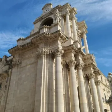 Recensione OPPO Reno 13 5G, ottime fotocamere e autonomia sorprendente - macitynet.it