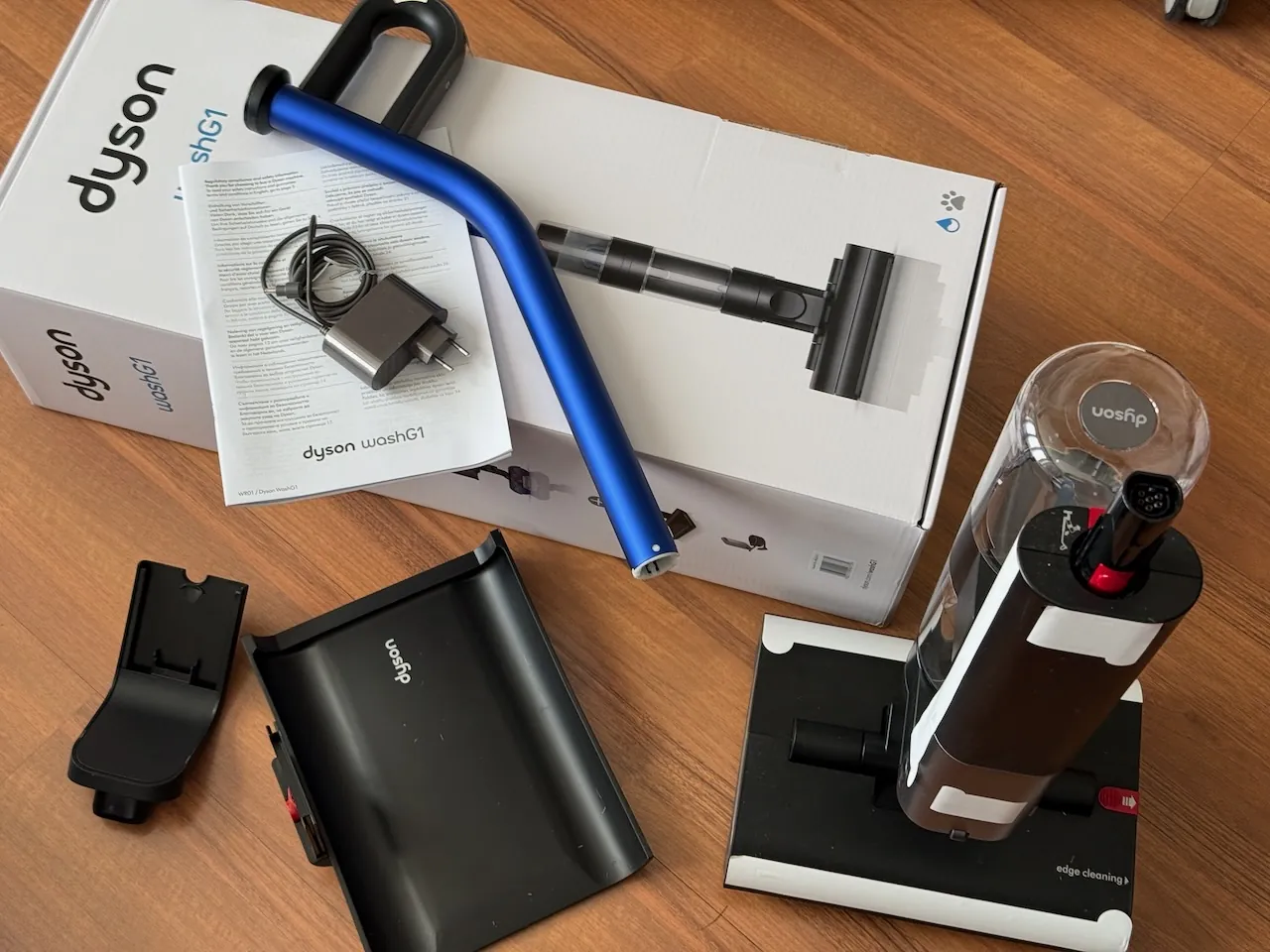 Abbiamo provato Dyson WashG1, il primo lavapavimenti che separa sporco secco e liquido - macitynet.it Abbiamo provato Dyson WashG1, il primo lavapavimenti che separa sporco secco e liquido - macitynet.it