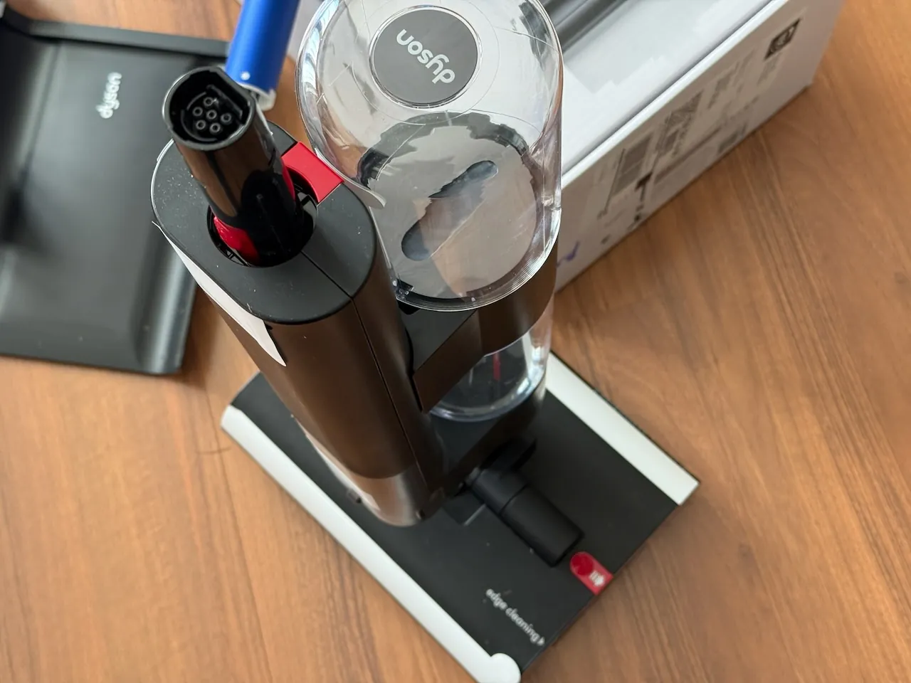 Abbiamo provato Dyson WashG1, il primo lavapavimenti che separa sporco secco e liquido - macitynet.it Abbiamo provato Dyson WashG1, il primo lavapavimenti che separa sporco secco e liquido - macitynet.it